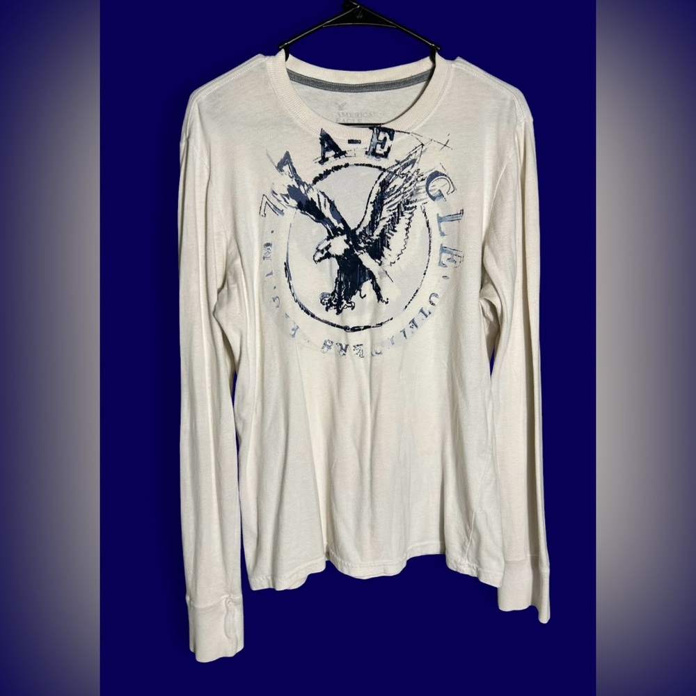 5/$25 American Eagle Outfitters Cream Graphic Long Sleeve Tee